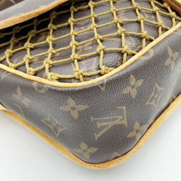 Louis Vuitton Congo PM Monogram Crossbody - Picture 5 of 11